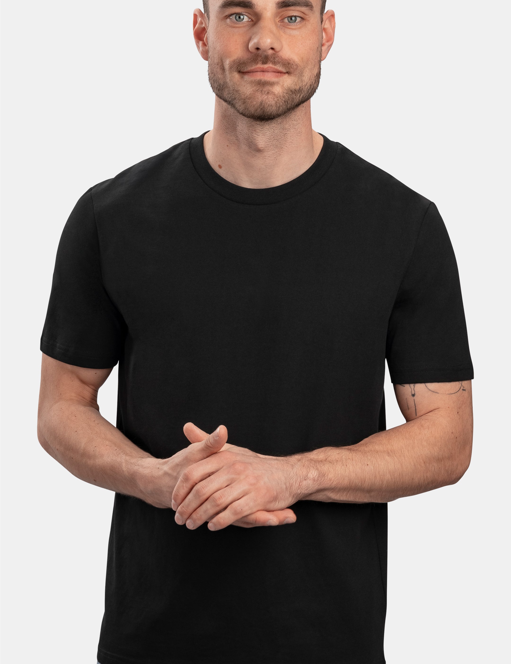 Schwarz, Black
