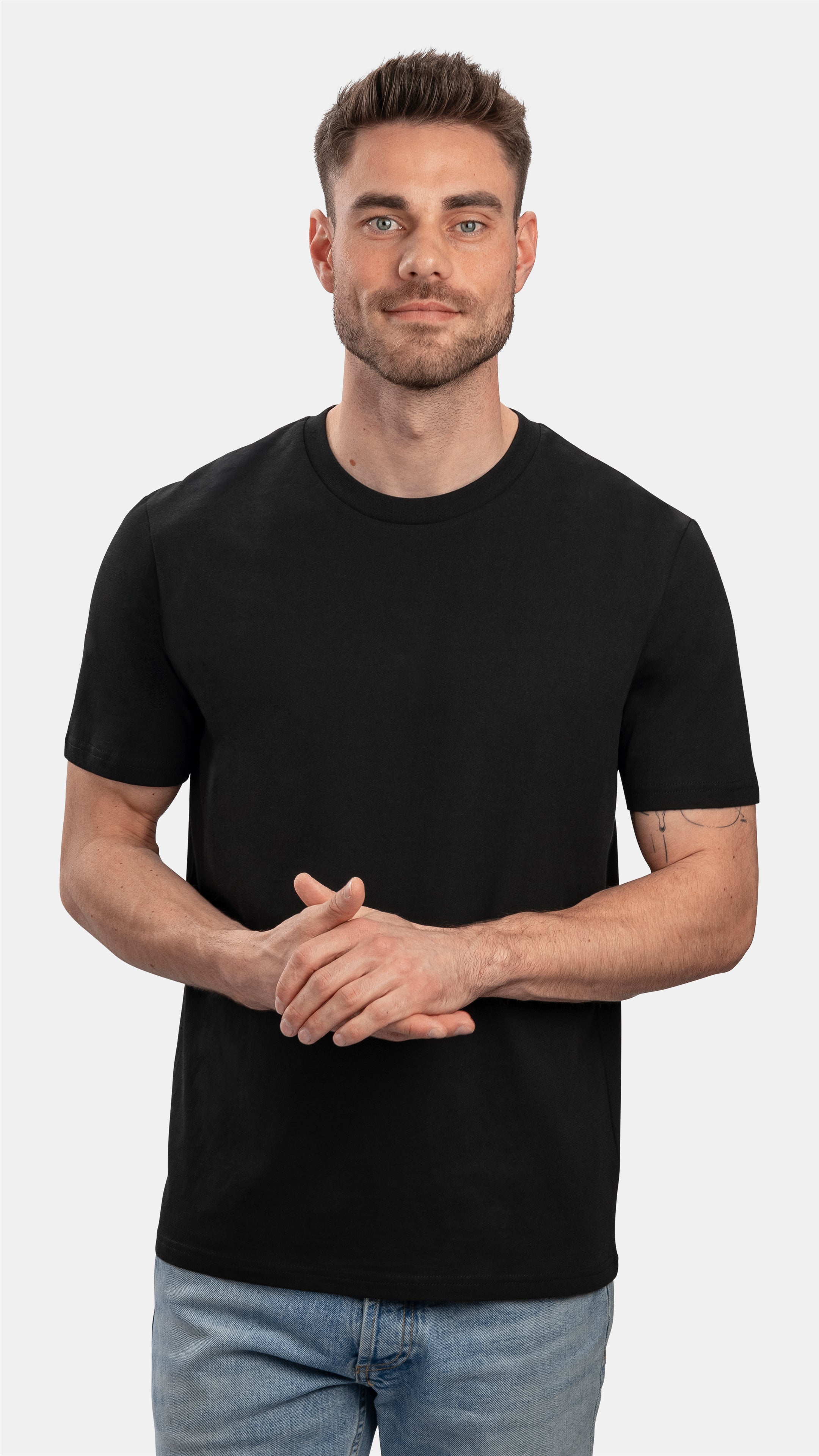 Schwarz, Black