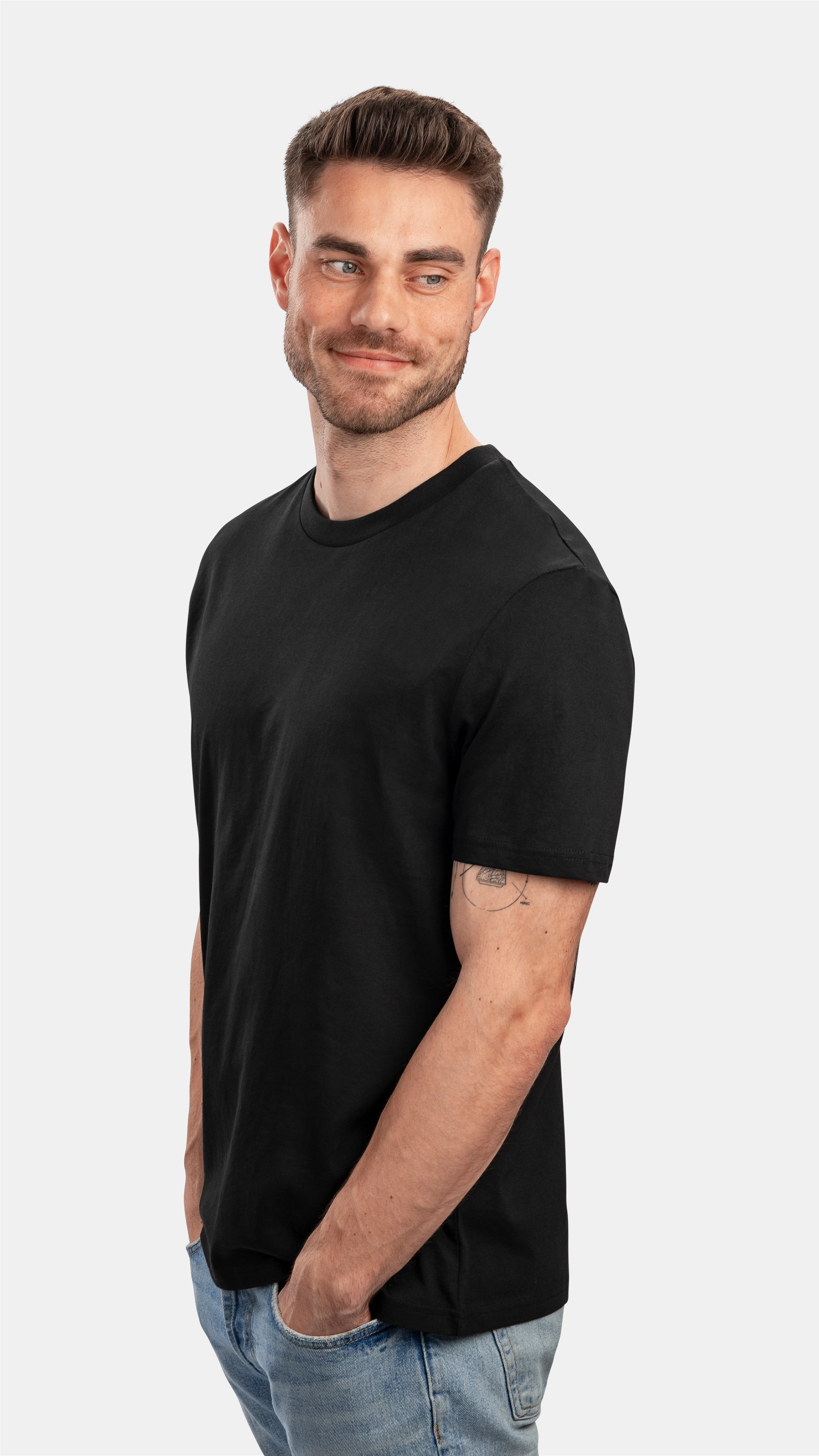 Schwarz, Black
